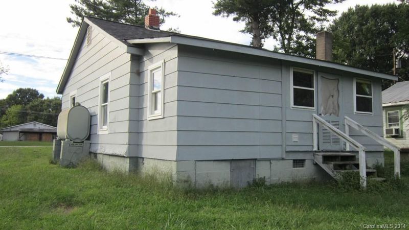 100 Keever St, Lincolnton, NC 28092