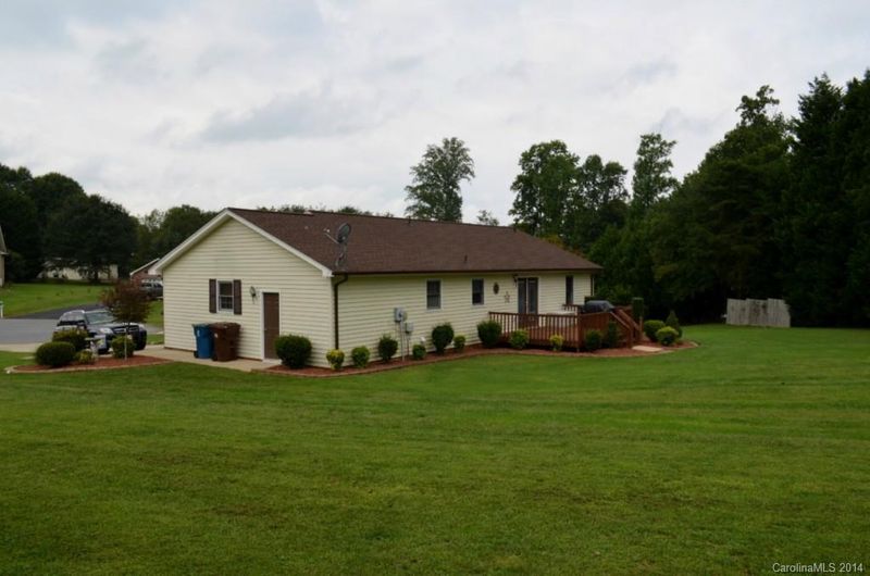 4722 33rd Street Ln NE, Hickory, NC 28601