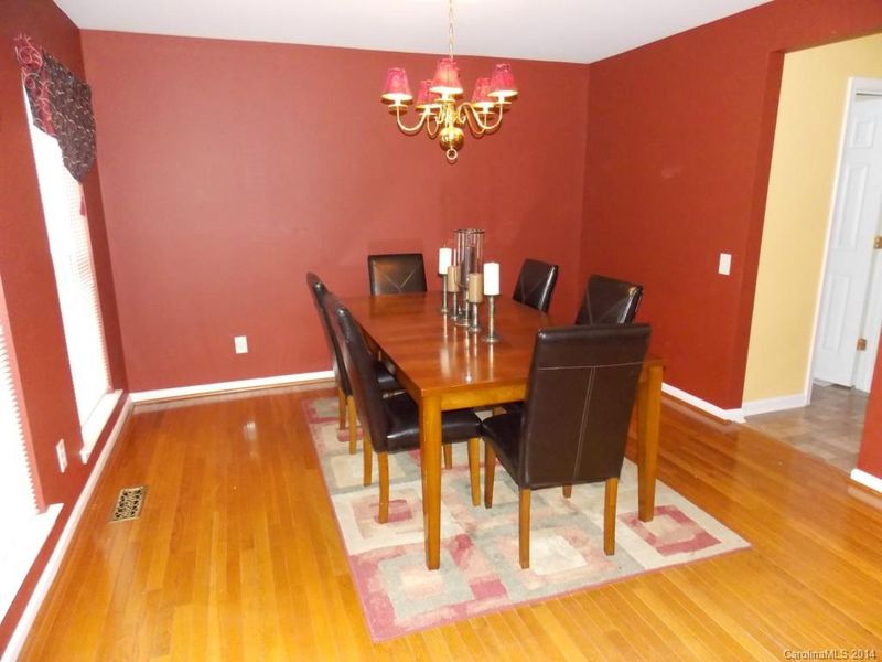 3148 Old Ironside Dr, Charlotte, NC 28213