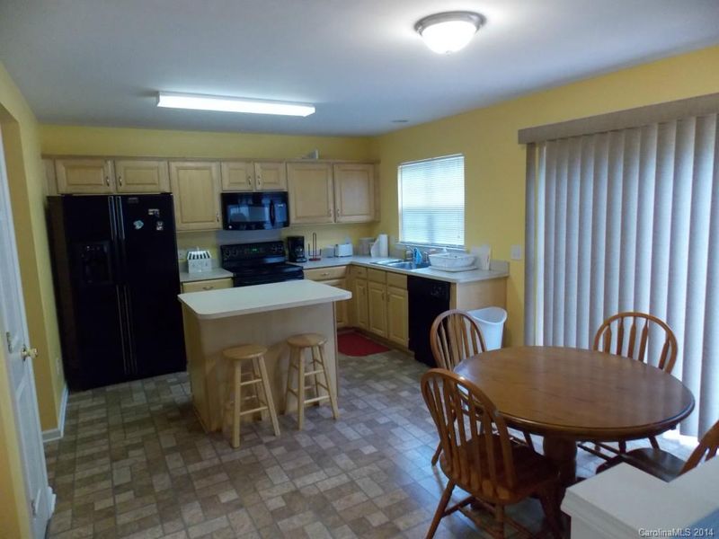 3148 Old Ironside Dr, Charlotte, NC 28213