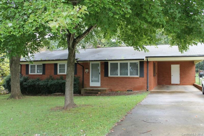 211 Starview Ln, Dallas, NC 28034