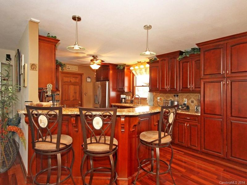 2406 Lee Bess Rd, Cherryville, NC 28021