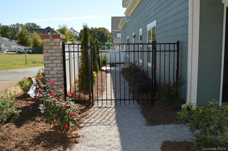 6005 Bountiful St #208, Belmont, NC 28012
