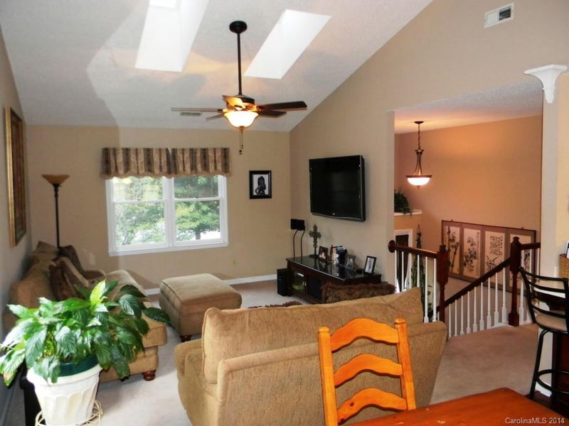 2131 Wynbourne Dr, Gastonia, NC 28056
