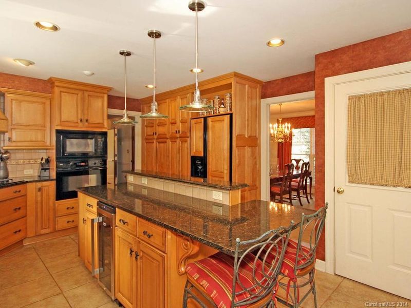 5907 Fox Crossing Dr, Charlotte, NC 28216