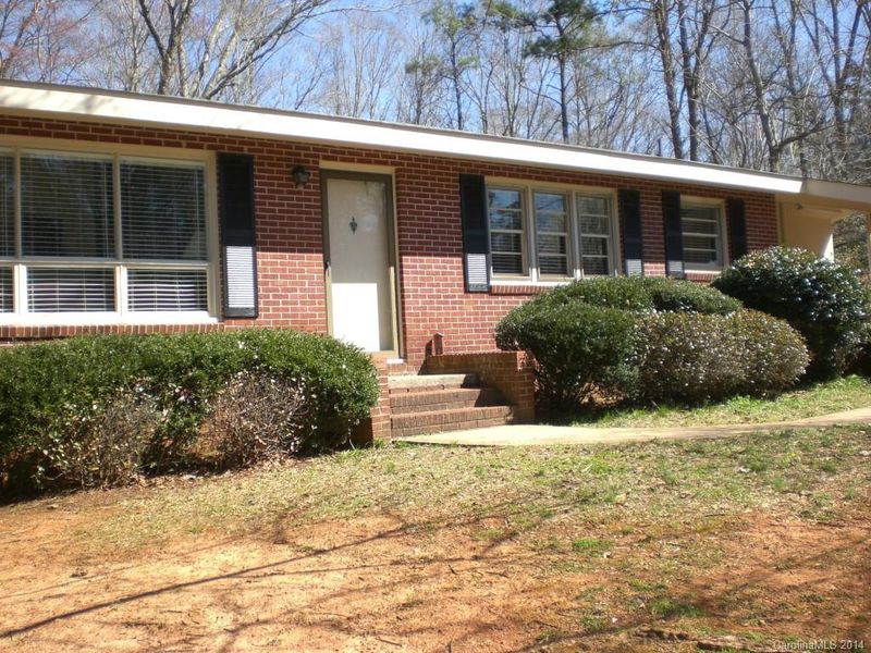 1120 Shore Dr, Lancaster, SC 29720