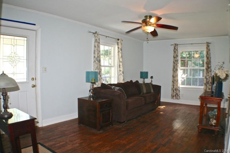1316 Meadow Ln, Charlotte, NC 28205