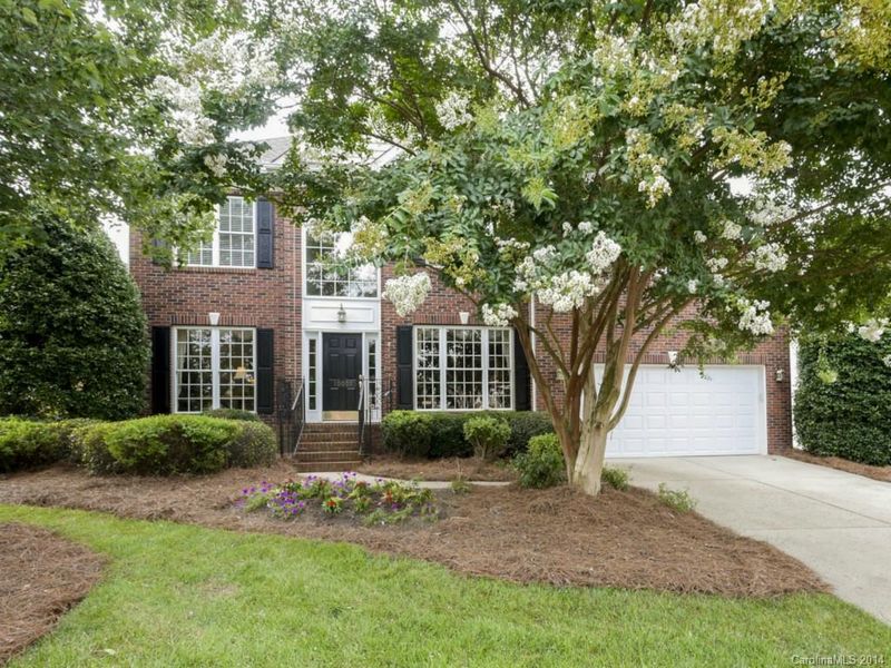 10009 Willow Rock Dr, Charlotte, NC 28277