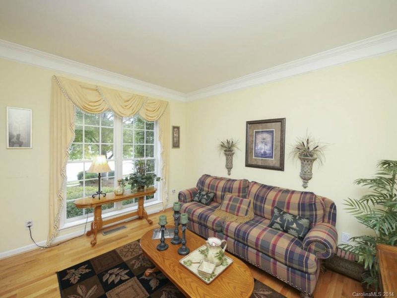 10009 Willow Rock Dr, Charlotte, NC 28277