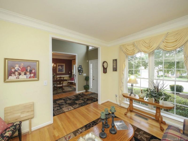 10009 Willow Rock Dr, Charlotte, NC 28277