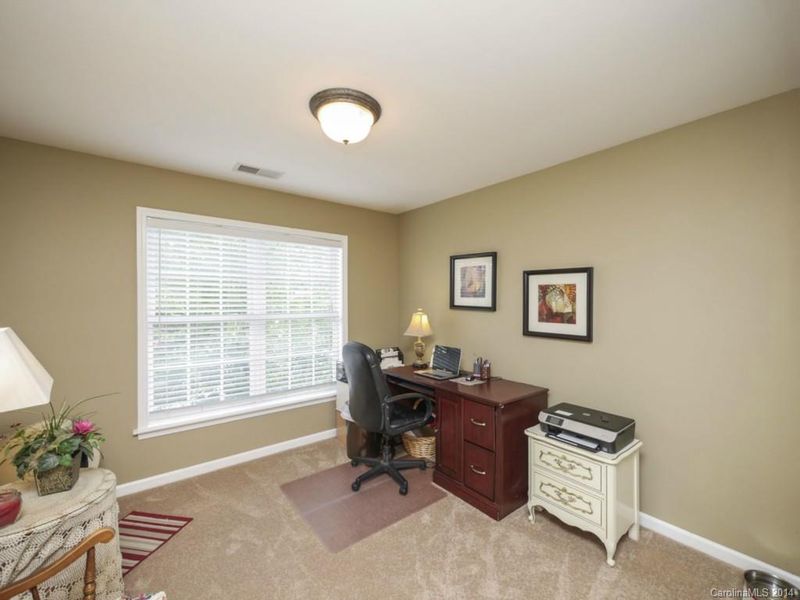 10009 Willow Rock Dr, Charlotte, NC 28277