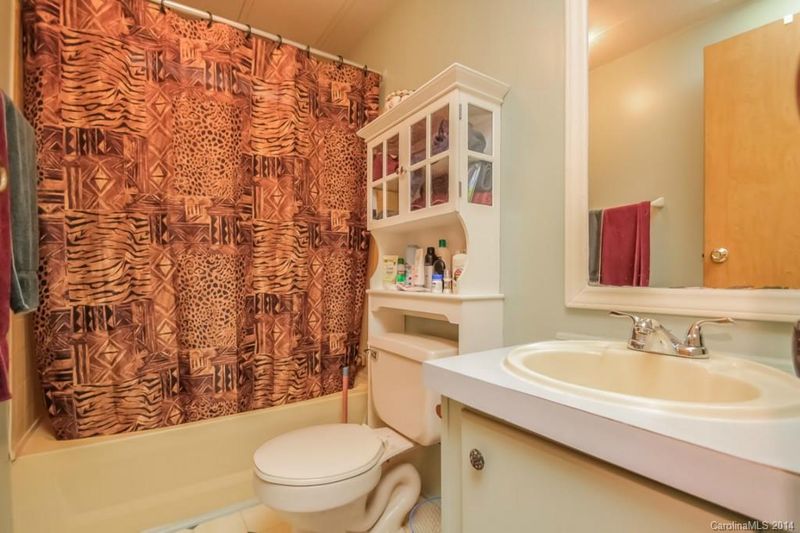 5806 Clintwood Dr, Stanley, NC 28164