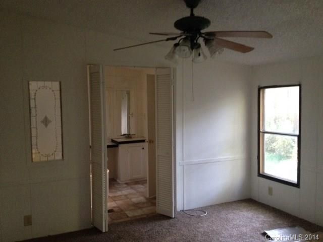 129 Big Tree Dr, Statesville, NC 28677