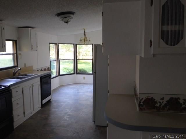 129 Big Tree Dr, Statesville, NC 28677