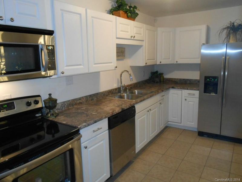 5686 Vera Ct, Charlotte, NC 28217