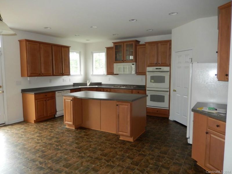 1407 Valhalla Dr, Denver, NC 28037