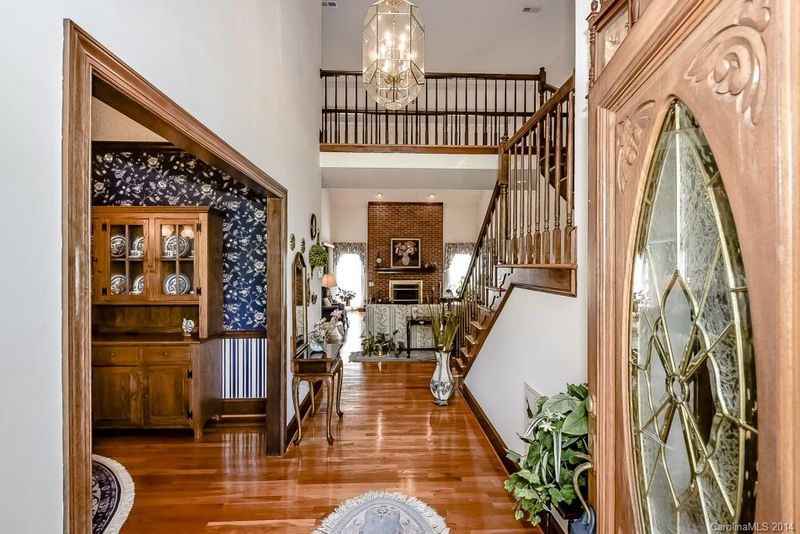 13701 Appling Ln, Charlotte, NC 28278
