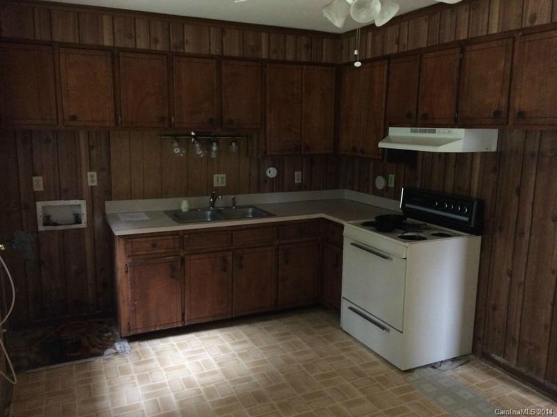 717 Dunbrook Ln, Charlotte, NC 28217