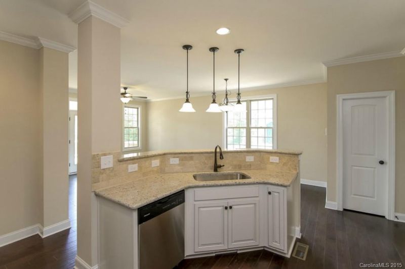 1004 Twin Pines Dr #32, Matthews, NC 28104