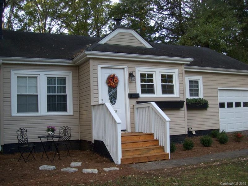 1403 Circle Dr, Gastonia, NC 28054