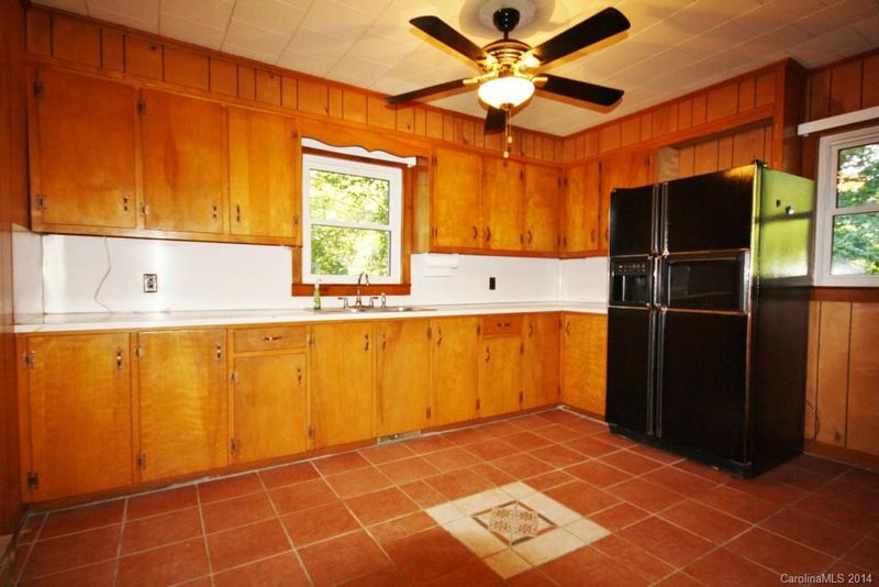 118 Old Hanks Rd, Gastonia, NC 28052
