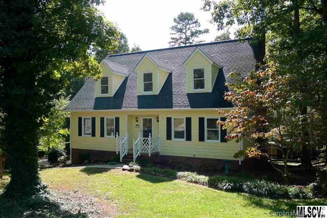 4014 Wandering Ln, Hickory, NC 28601