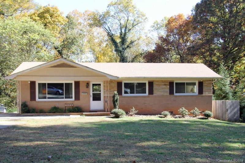 6201 Rosecrest Dr, Charlotte, NC 28210