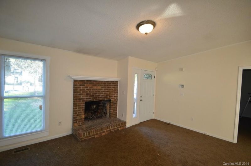 3933 Trescott Ct, Charlotte, NC 28212