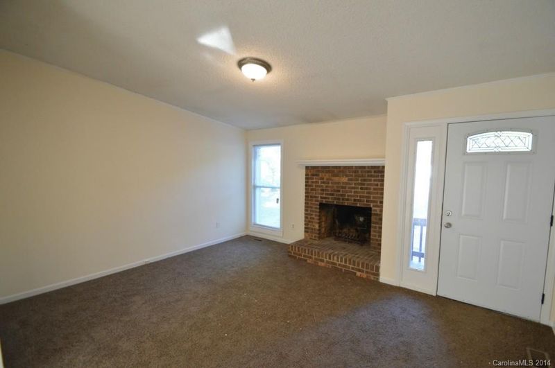 3933 Trescott Ct, Charlotte, NC 28212
