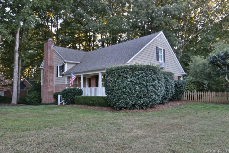 3705 Princeton Dr, Gastonia, NC 28056