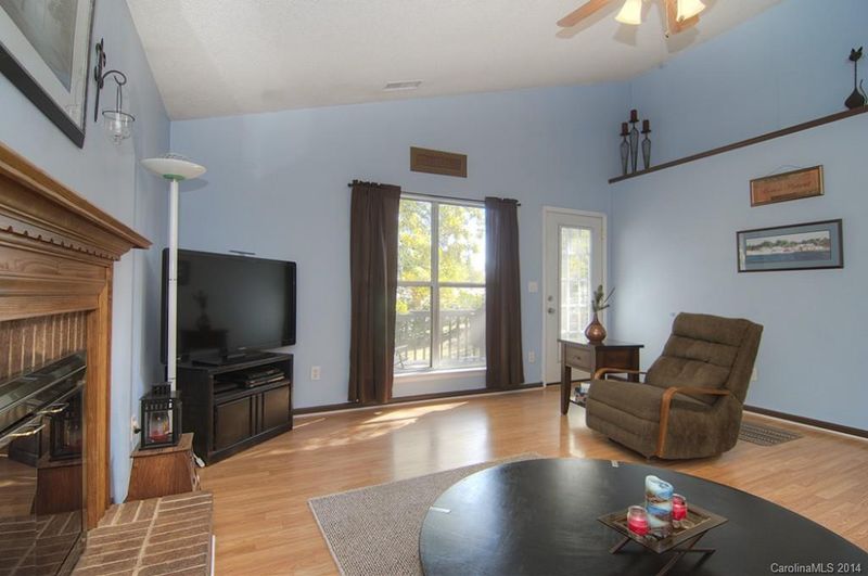 10013 Dunfries Rd, Matthews, NC 28105