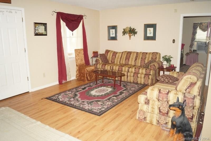 4628 Longbriar Dr, Gastonia, NC 28056