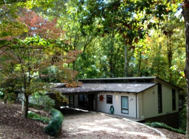 1079 14th Avenue Dr NW, Hickory, NC 28601