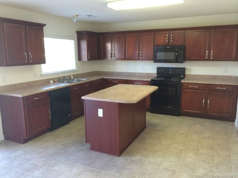 9638 Falling Stream Dr, Charlotte, NC 28214
