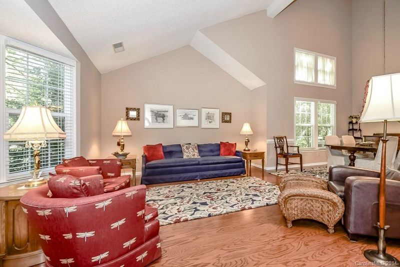 2630 Carriage Crossing Dr, Matthews, NC 28105