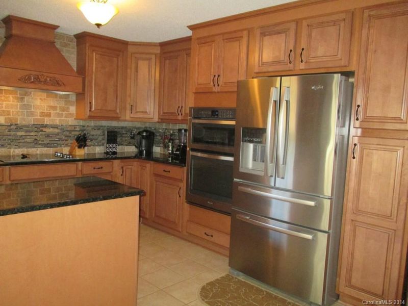 1105 Whiteheath Ct, Gastonia, NC 28056