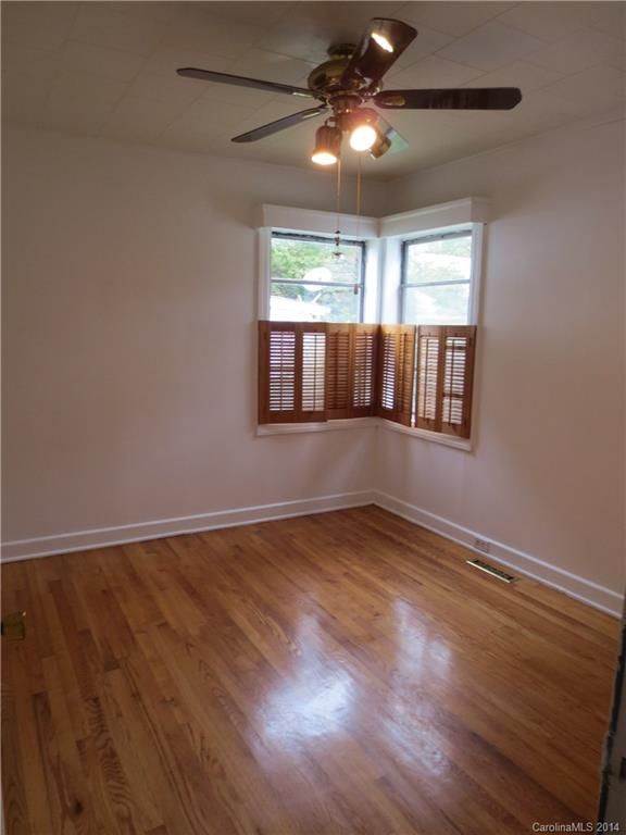 1302 Washington Ln, Kannapolis, NC 28083