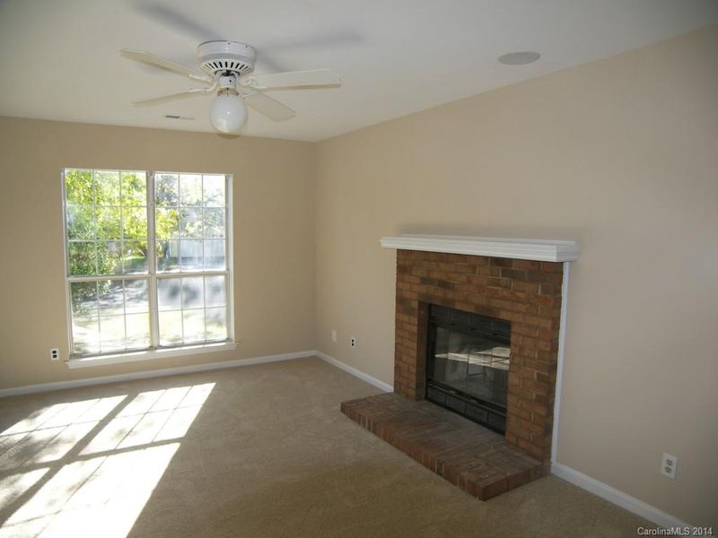 8722 Brampton Dr, Charlotte, NC 28215