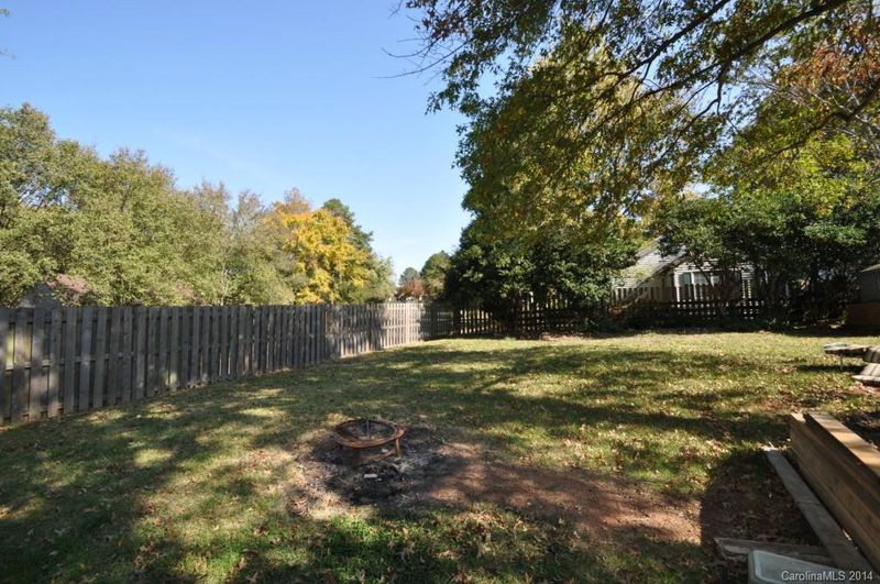 13803 Dansington Ct, Pineville, NC 28134