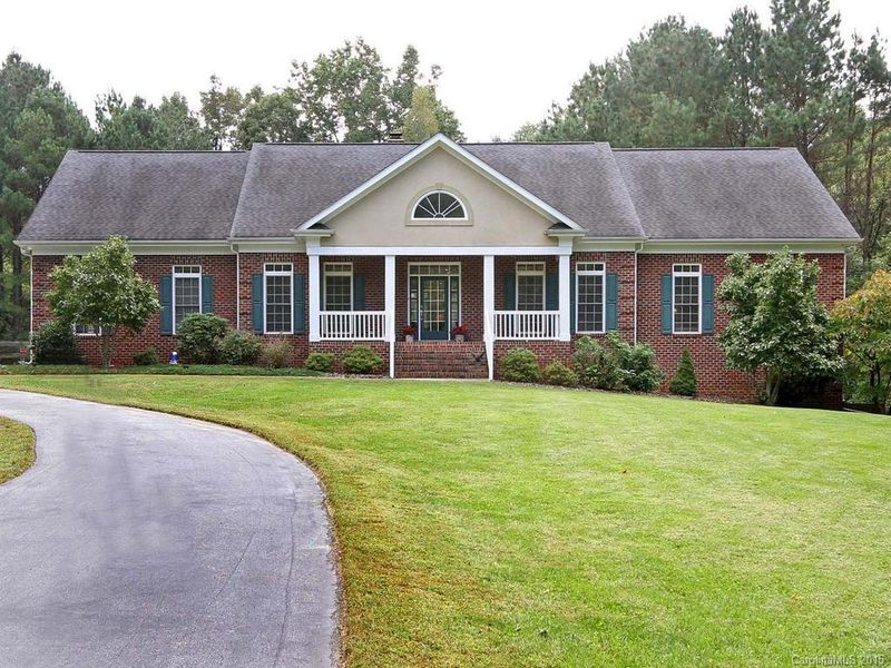 1860 Forest Ridge Dr, Stanley, NC 28164