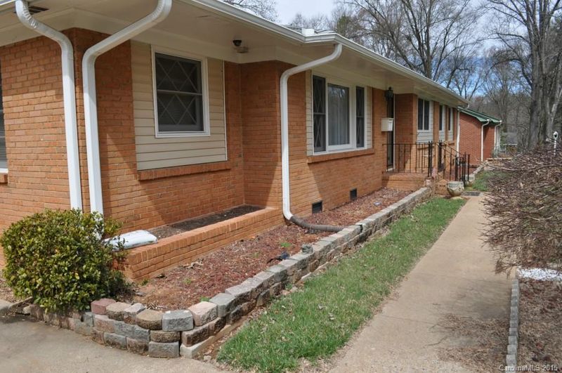 3810 Medallion Dr, Charlotte, NC 28205