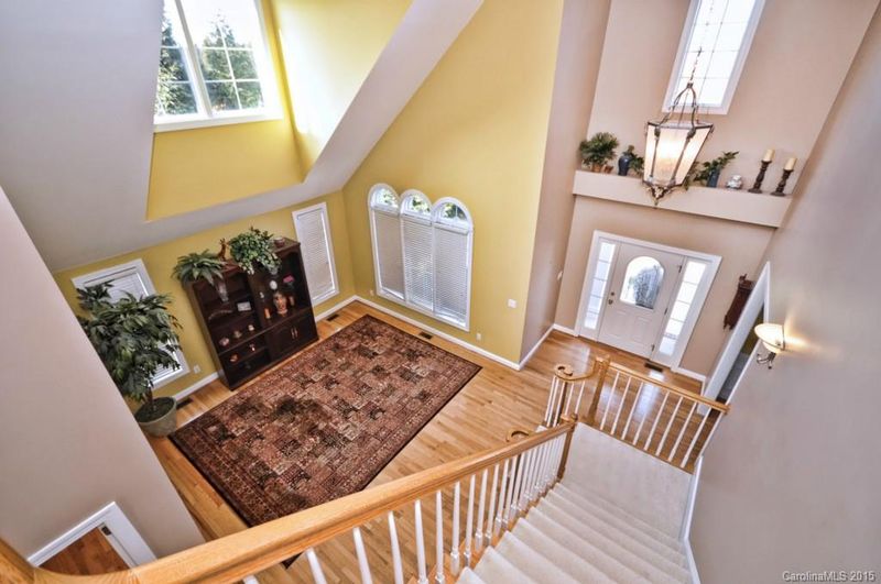 101 Castlestone Ln, Matthews, NC 28104
