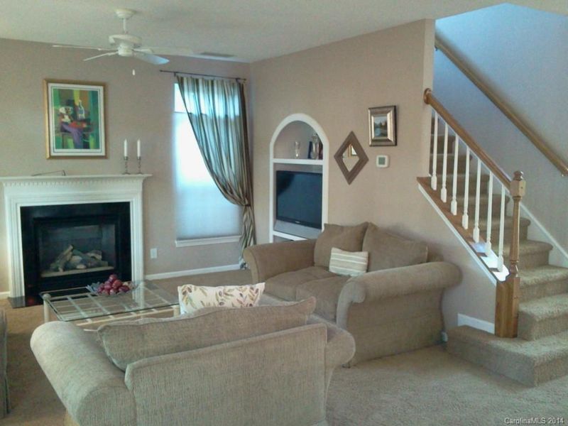 9427 Willow Tree Ln, Charlotte, NC 28277