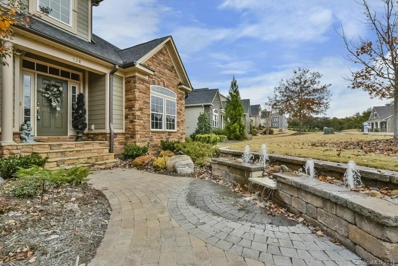 528 Placid Ct, Tega Cay, SC 29708