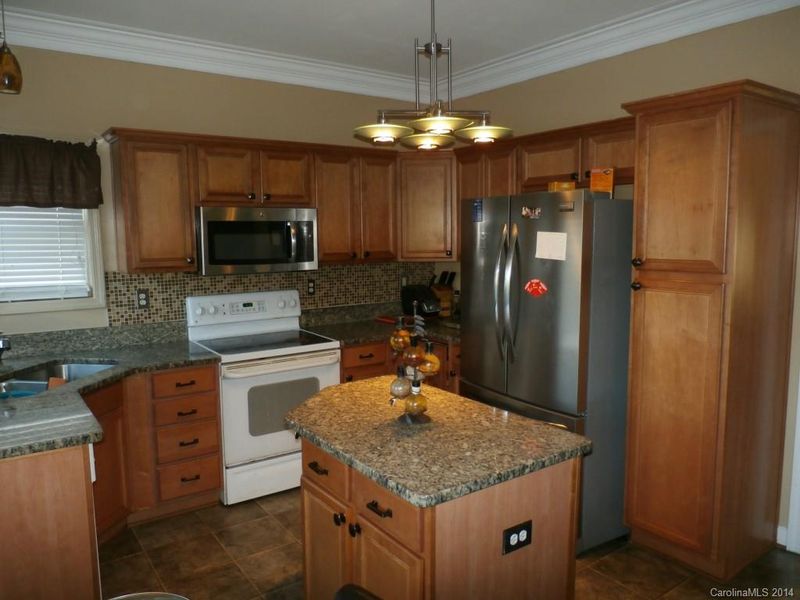 9626 Bellamy Pl, Concord, NC 28027