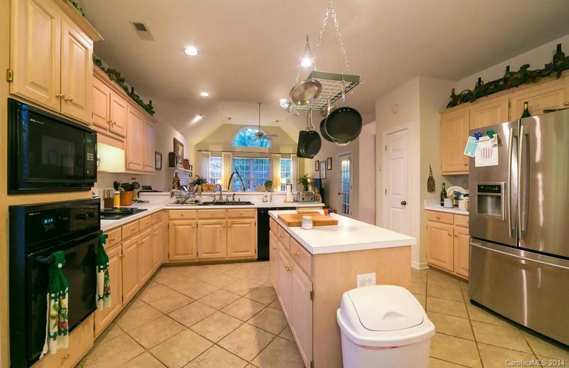 7015 Royce Ct, Charlotte, NC 28277
