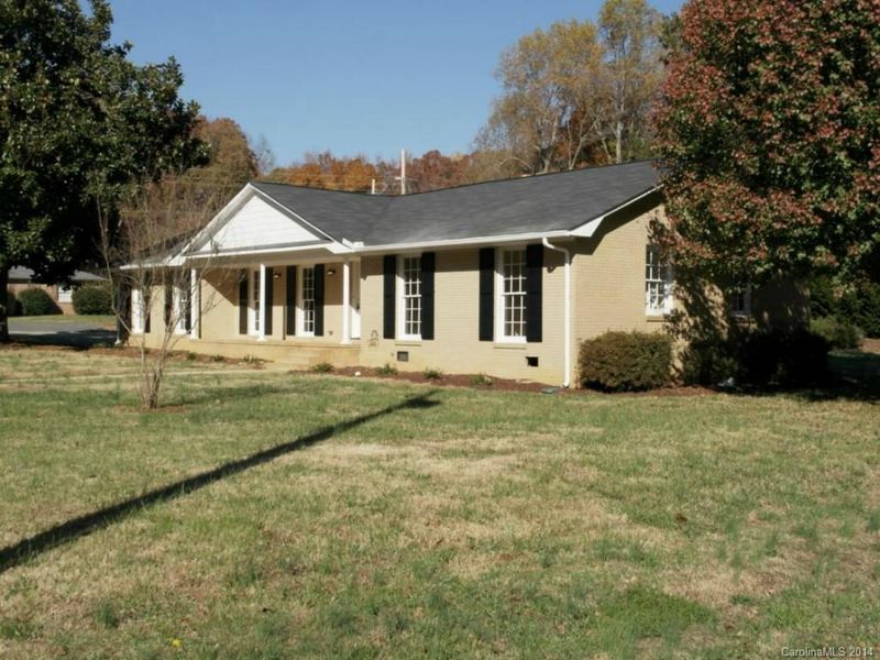 1101 Howard Cir, Charlotte, NC 28214