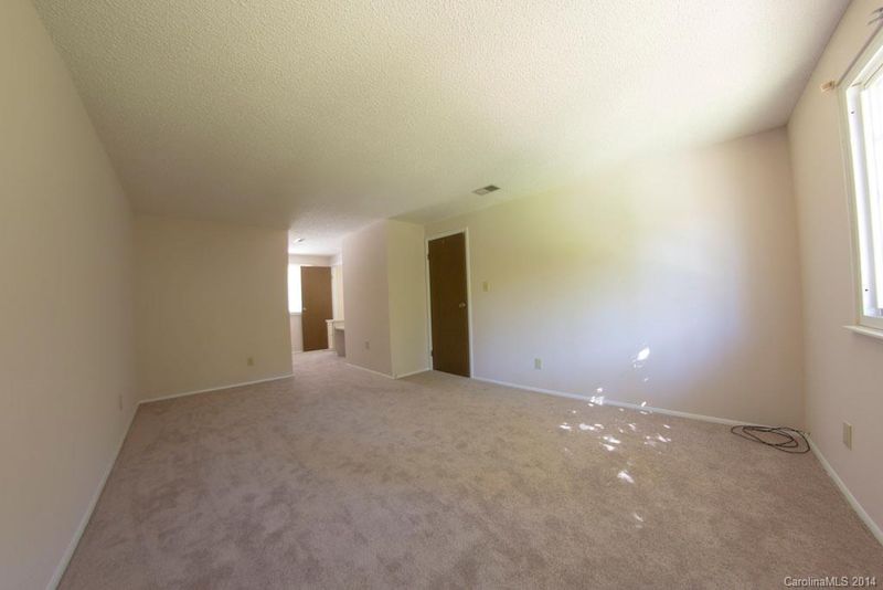 4838 Garvis Dr, Charlotte, NC 28269