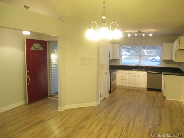 2121 Mallard Woods Pl, Charlotte, NC 28262