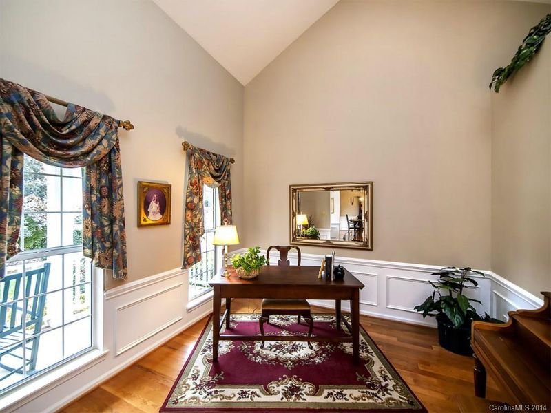 2818 Redfield Dr, Charlotte, NC 28270